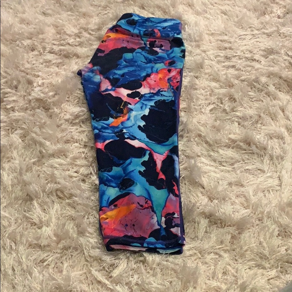 Fun print Athleta crops!